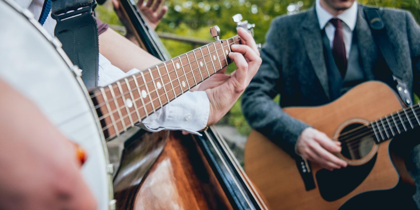 rench folk music during cocktails