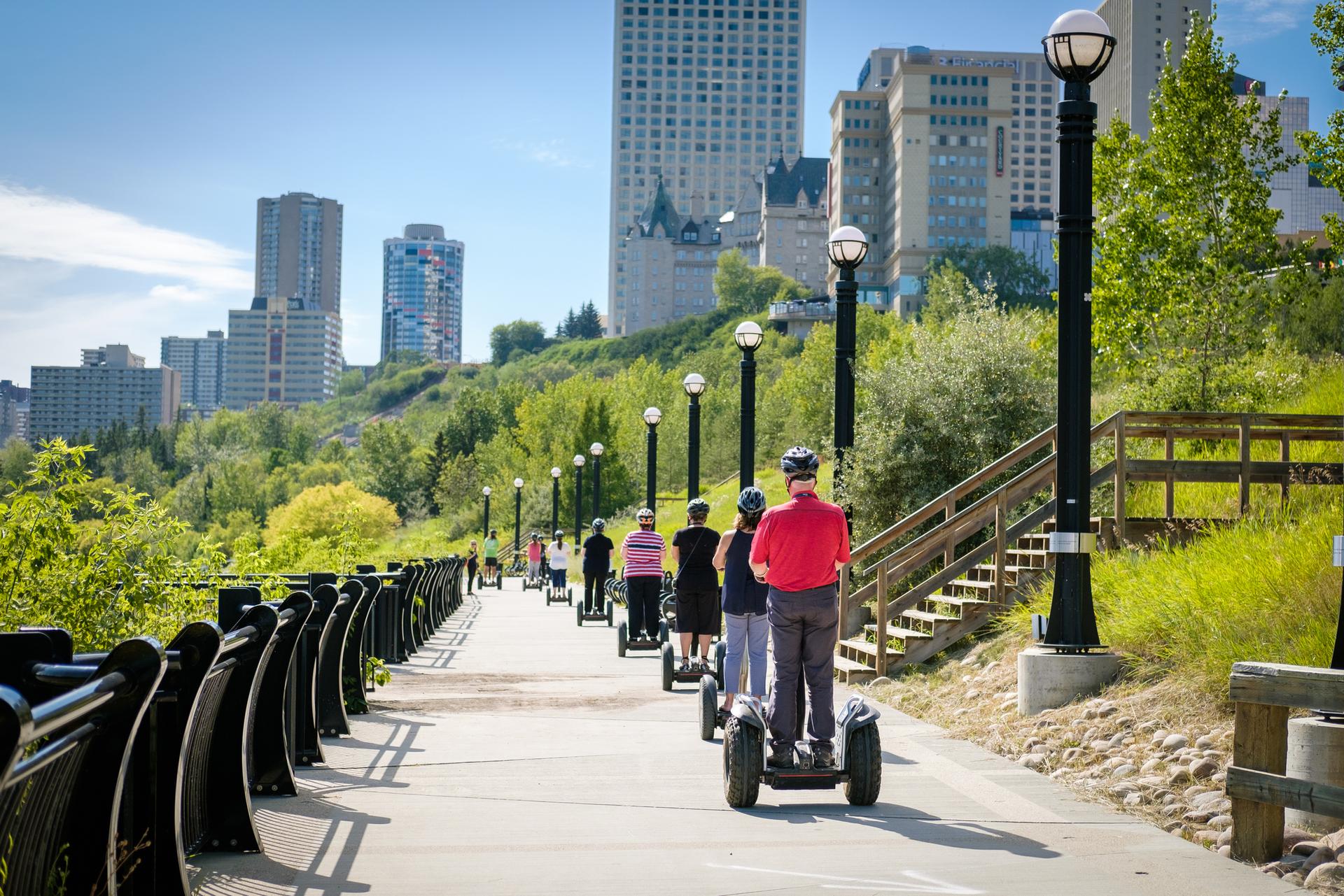 Interpretive tours by bike, Segway and canoe