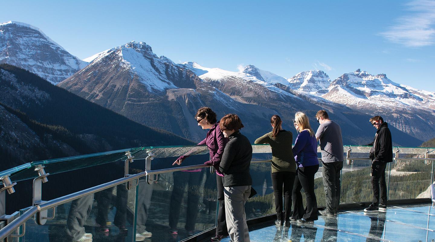 360° views over six mountain ranges – you’re on top of the world!