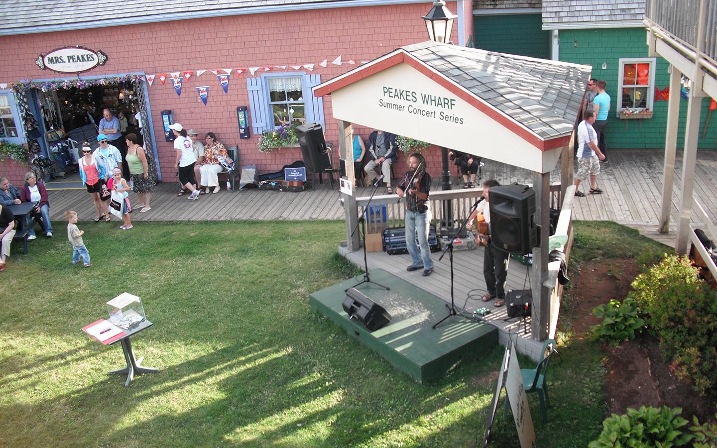 Concert by local musicians puts everyone in the mood to party 	After-party at the Quay’s nightclub